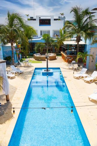 Hotel Pool