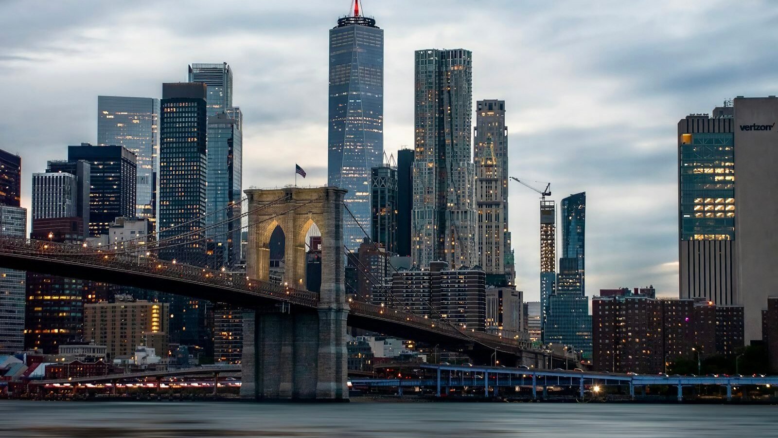 Skyline de Nueva York con el puente de Brooklyn