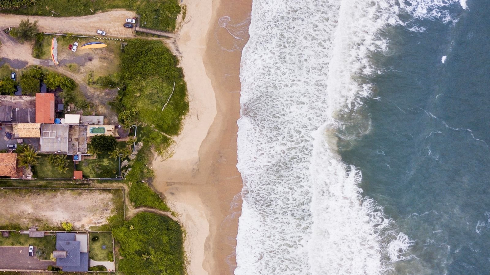 Mejores destinos de Brasil con playa y vegetación en Santa Catarina