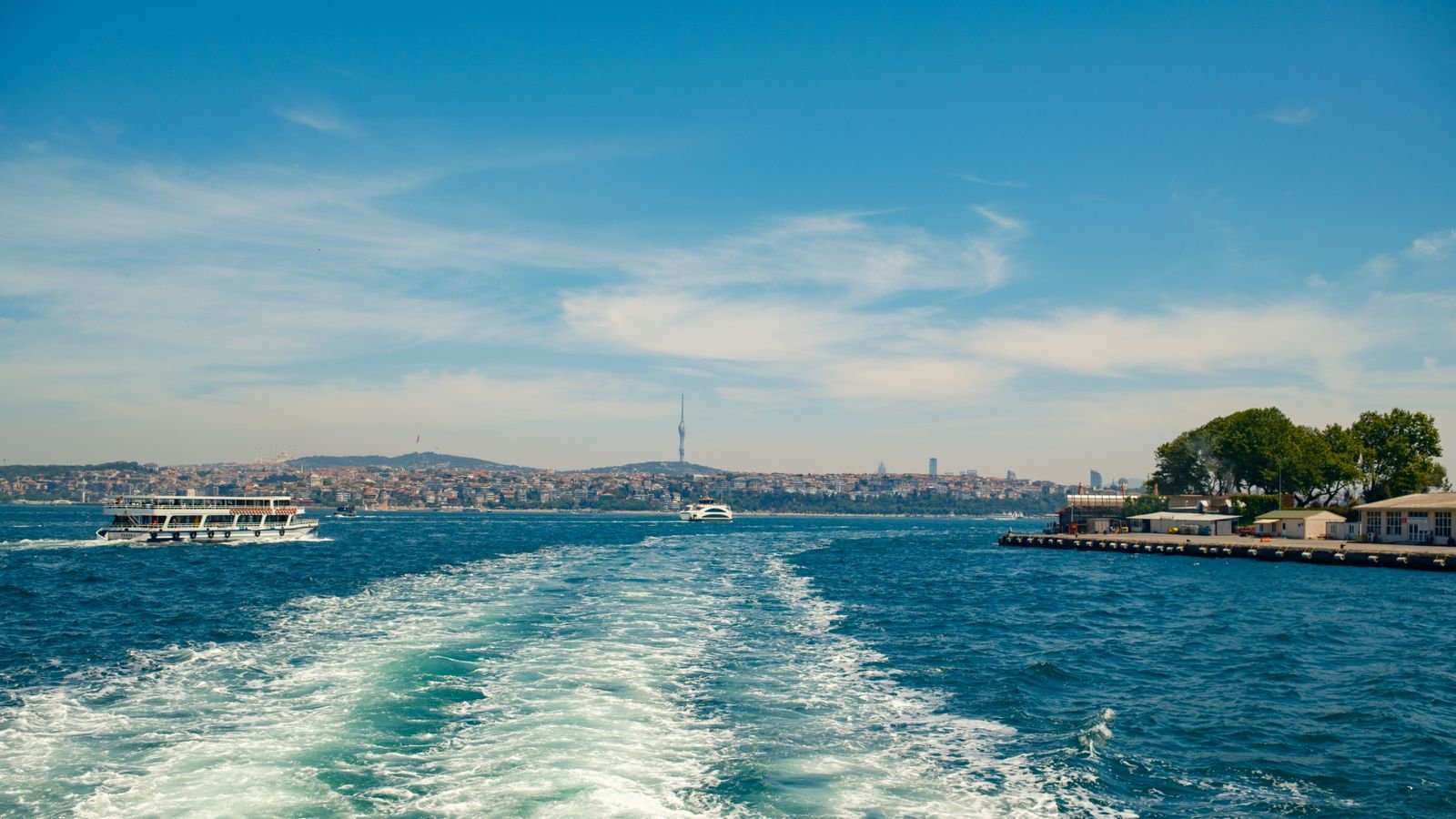 Turquía y Grecia en un mismo viaje con vista del Bósforo en Estambul
